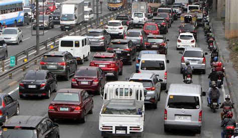 LTFRB opens 10,300 more slots for TNVS in Metro Manila .